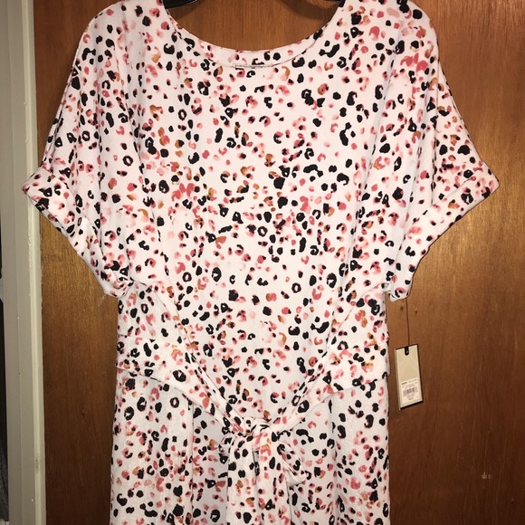 Shirt with tie front. Bright Leopard print - Picture 1 of 3